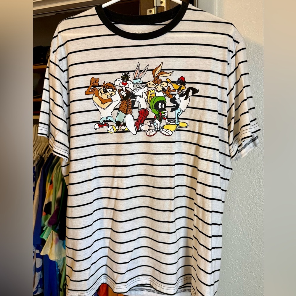 LOONEY TOONS TEE